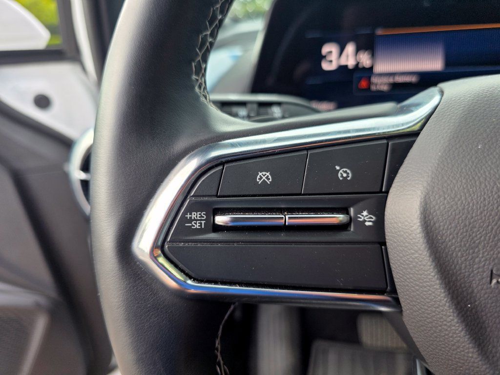 Certified 2024 Chevrolet Equinox EV LT FWD image 23