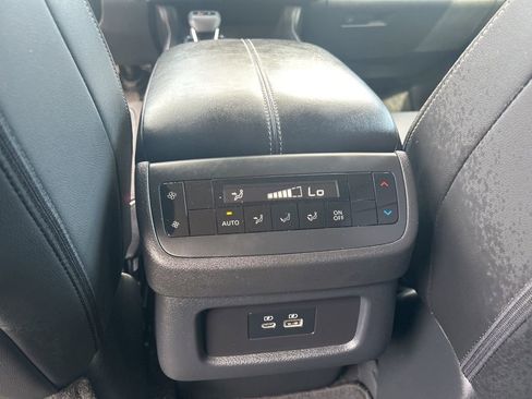 Certified 2025 Nissan Pathfinder SL image 23