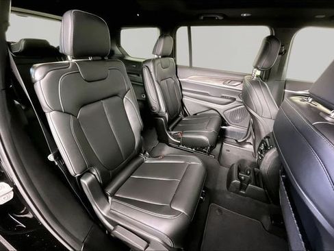 New 2026 Jeep Grand Cherokee L Limited w/ Limited Altitude Package AWD/4WD image 11