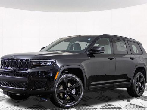 New 2025 Jeep Grand Cherokee L Altitude image 2