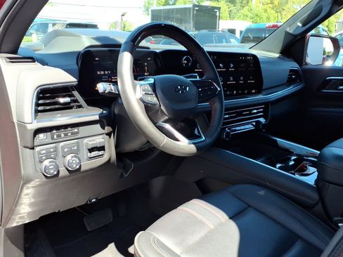 Used 2025 Chevrolet Tahoe RST w/ Comfort Package AWD/4WD image 9