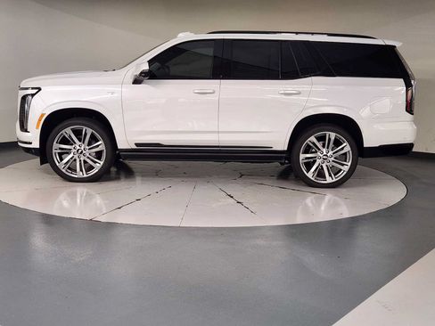 Used 2025 Cadillac Escalade Sport Platinum w/ LPO, Floor Liner Package AWD/4WD image 5