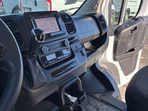 Used 2025 RAM ProMaster 2500 w/ Convenience Group image 25