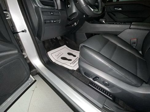 Used 2023 Nissan Rogue SV w/ SV Premium B Package AWD/4WD image 12