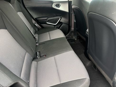 Used 2025 Kia Soul LX w/ LX Technology Package FWD image 28