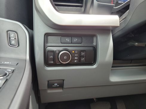 Certified 2024 Ford F250 XLT w/ 360-Degree Camera Package AWD/4WD image 19