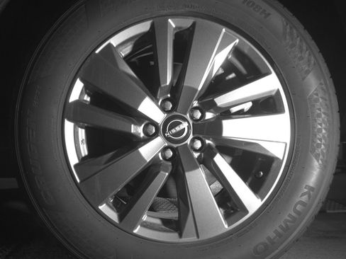Used 2025 Nissan Pathfinder SV FWD image 14