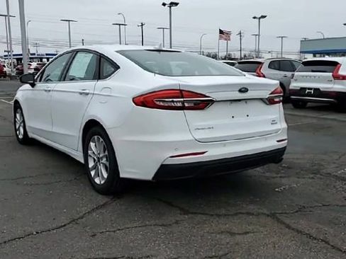Used 2020 Ford Fusion SE image 7