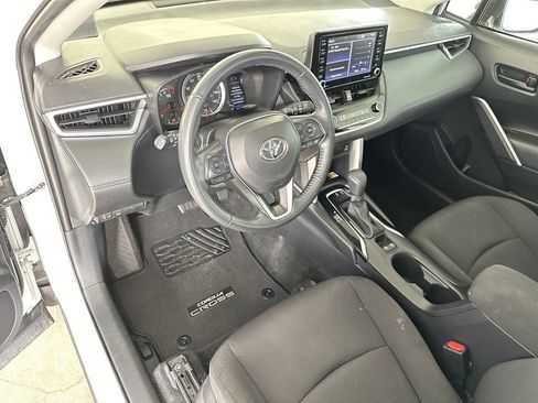 Used 2022 Toyota Corolla Cross LE image 12
