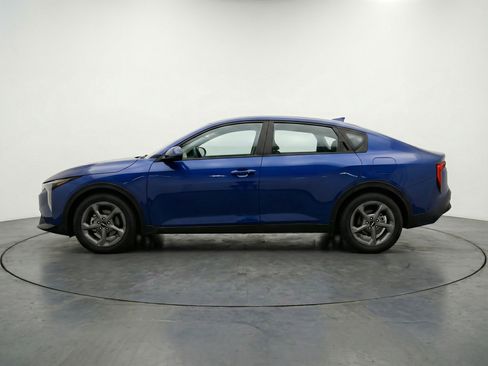 Used 2025 Kia K4 LXS image 5