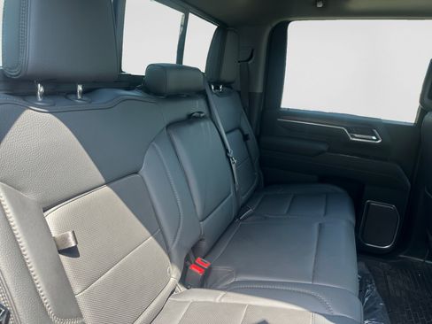 Used 2025 GMC Sierra 2500 Denali w/ Denali Reserve Package AWD/4WD image 17
