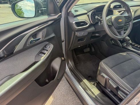 Used 2021 Chevrolet TrailBlazer LS FWD image 14