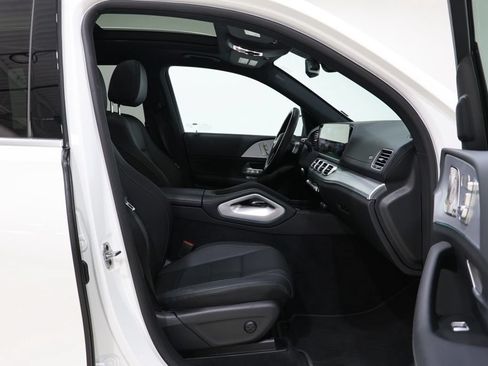 Used 2026 Mercedes-Benz GLS 450 4MATIC image 37