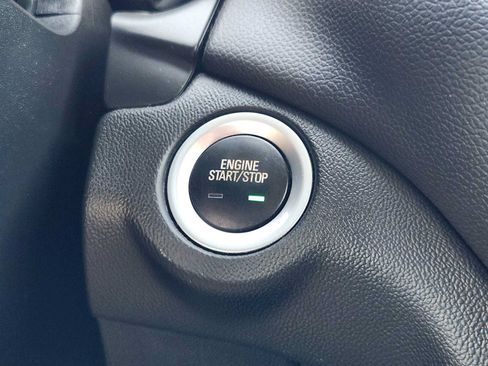 Used 2021 Chevrolet Equinox LT FWD image 20
