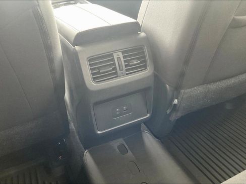 Certified 2023 Nissan Rogue SV image 40