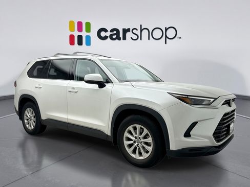 Used 2024 Toyota Grand Highlander XLE image 7