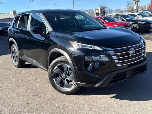 Used 2025 Nissan Rogue SV image 1