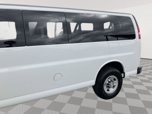 Used 2015 Chevrolet Express 3500 LT w/ LT Preferred Equipment Group image 10