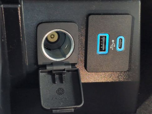 Used 2023 Ford Explorer Limited w/ Limited Technology Package image 30