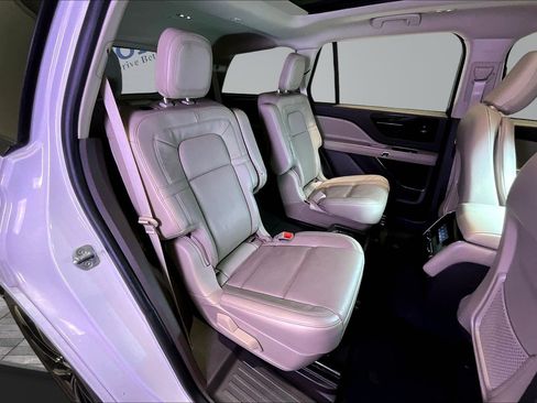 Used 2024 Lincoln Aviator Reserve w/ Equipment Group 201A AWD/4WD image 25