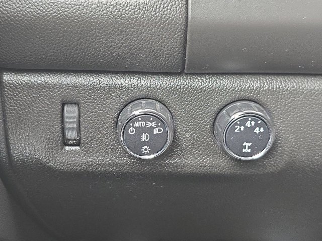Used 2016 Chevrolet Colorado LT w/ LT Convenience Package AWD/4WD image 17