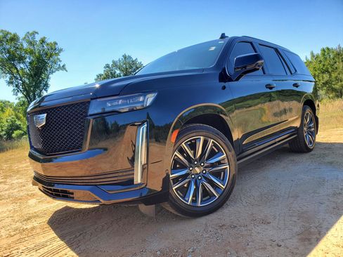 Used 2021 Cadillac Escalade Sport w/ Driver Assist Tech Package AWD/4WD image 3