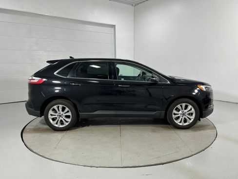 Used 2020 Ford Edge Titanium w/ Equipment Group 301A AWD/4WD image 38