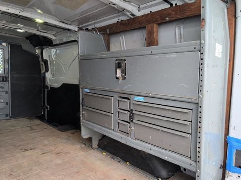 Used 2018 Ford Transit 250 148 Low Roof RWD image 18