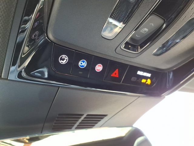 Certified 2025 Cadillac Lyriq Luxury AWD/4WD image 33