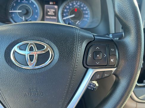 Used 2020 Toyota Sienna L image 20