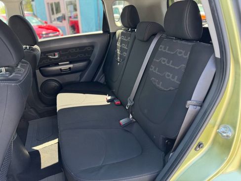 Used 2013 Kia Soul + FWD image 9