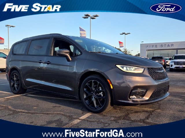 Used 2021 Chrysler Pacifica Touring w/ S Appearance Package FWD image 1