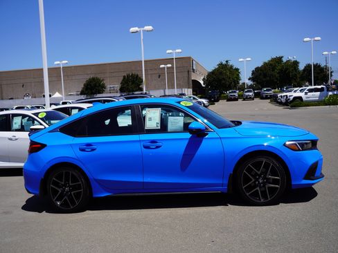 Used 2022 Honda Civic Sport Touring image 4