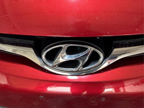 Used 2015 Hyundai Elantra SE image 24