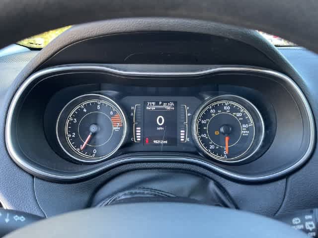 Used 2020 Jeep Cherokee Latitude FWD image 28