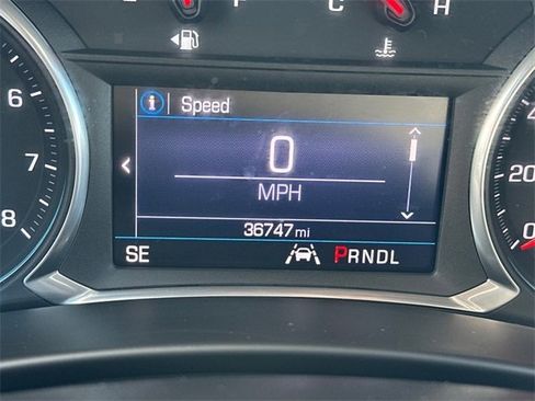 Used 2021 Chevrolet Equinox LT image 18