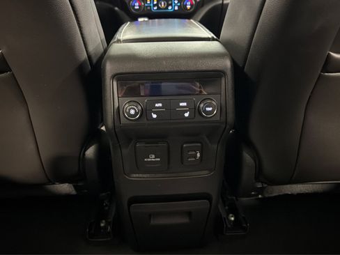 Used 2019 GMC Acadia Denali w/ Technology Package AWD/4WD image 40