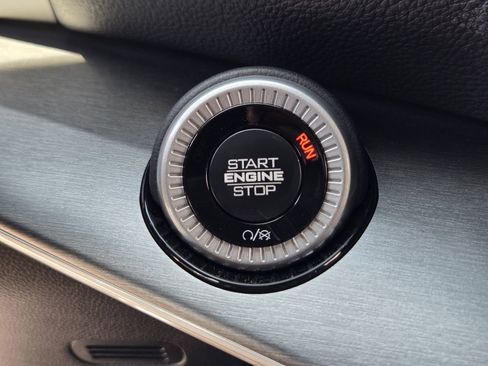 New 2025 Jeep Wagoneer L Series II w/ Premium Group I image 19