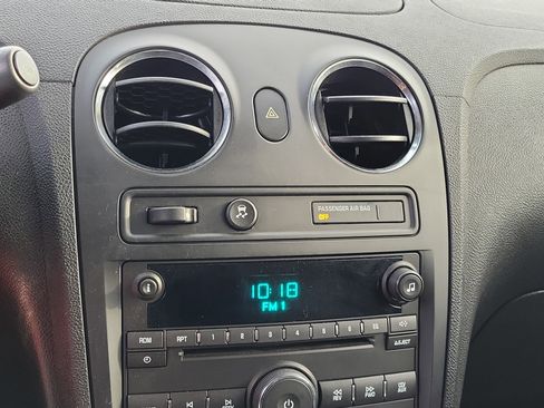 Used 2010 Chevrolet HHR LS image 26
