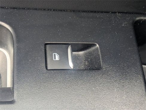 Used 2024 Ford Explorer XLT w/ Equipment Group 202A image 26