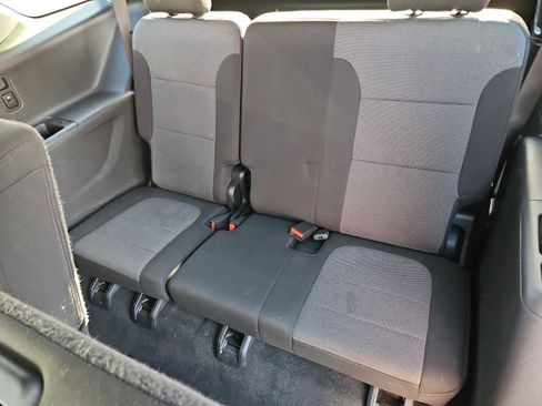 Used 2023 Chevrolet Traverse LT image 36