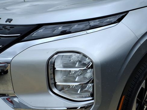 Used 2022 Mitsubishi Outlander SEL image 2