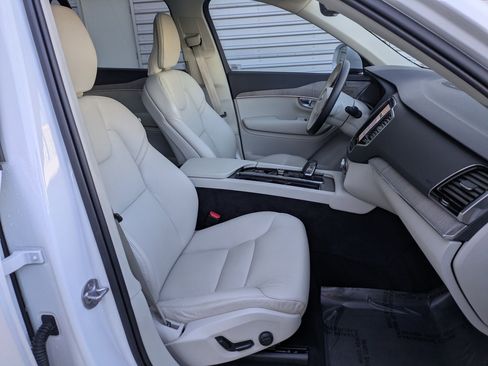 Used 2024 Volvo XC90 T8 Plus w/ Protection Package Premier image 33