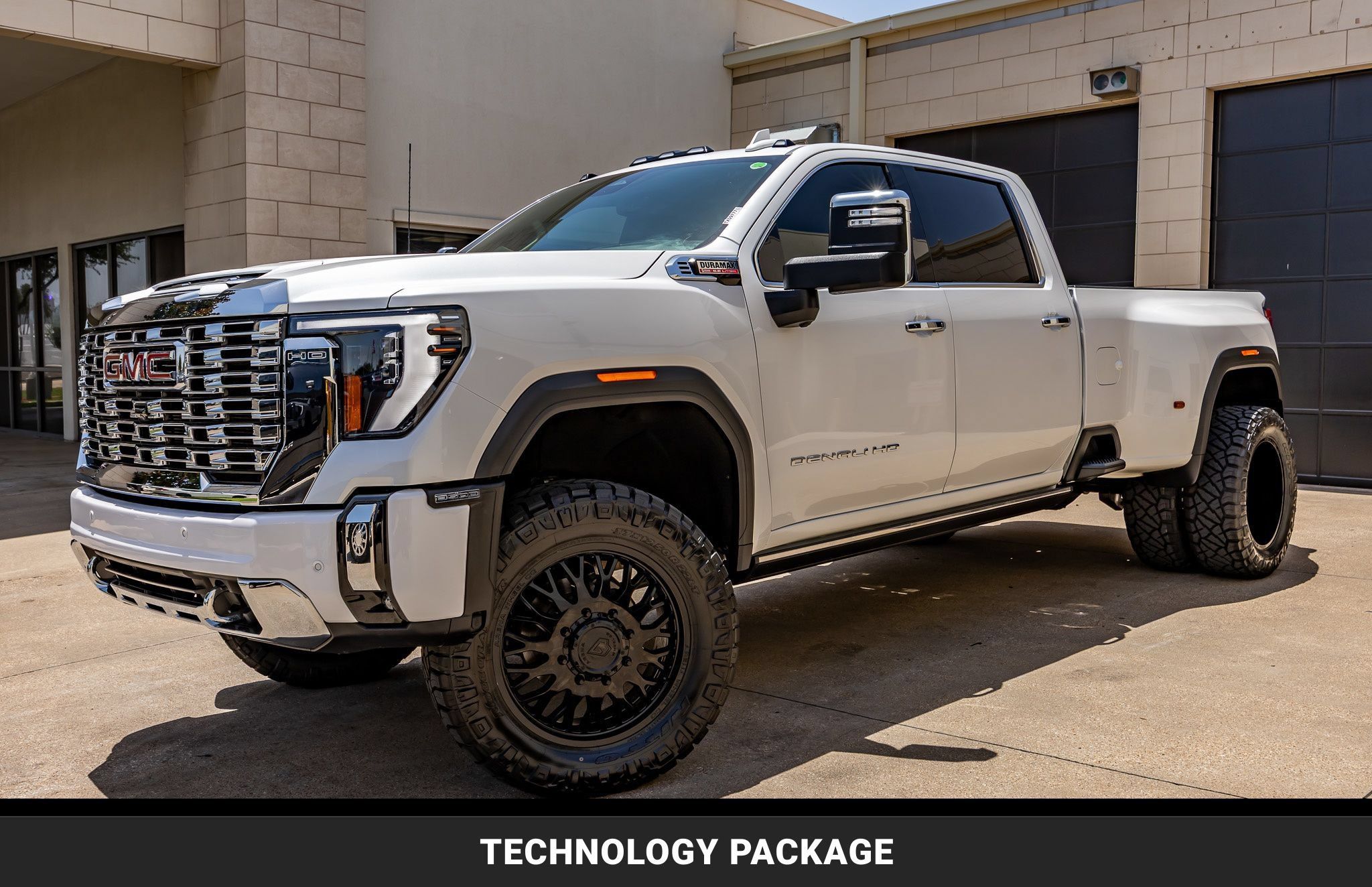 Used 2024 GMC Sierra 3500 Denali w/ Technology Package AWD/4WD image 5