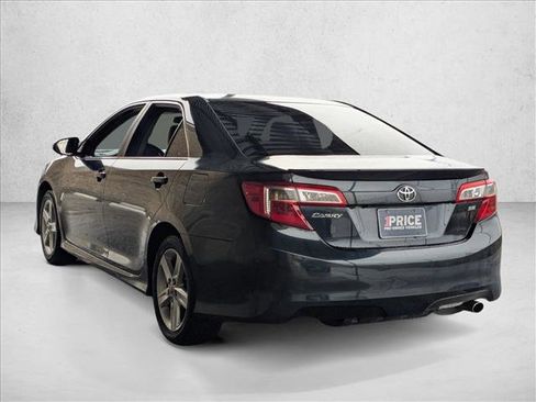 Used 2014 Toyota Camry SE image 8