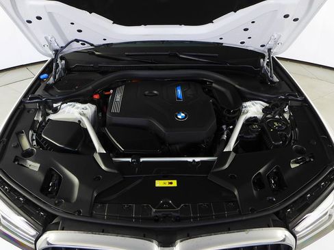 Certified 2023 BMW 530e 530e iPerformance w/ Convenience Package image 6