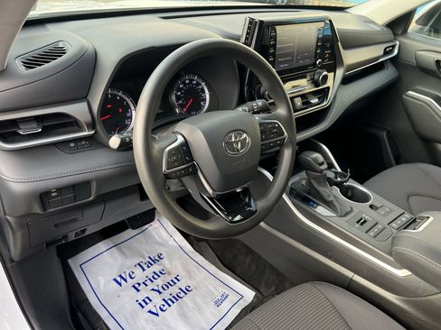 Used 2020 Toyota Highlander L image 14