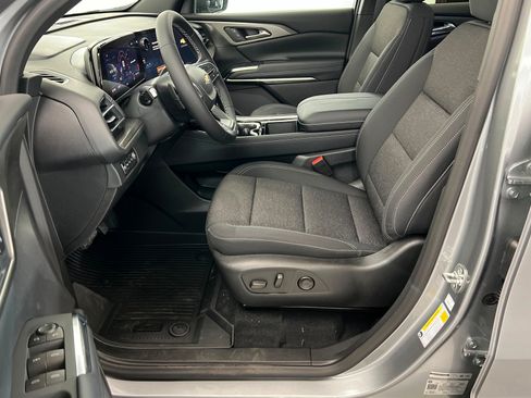 New 2026 Chevrolet Traverse LT w/ Driver Confidence Package AWD/4WD image 19