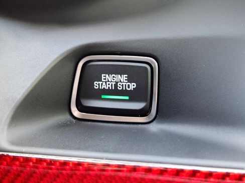 Used 2020 Chevrolet Camaro SS RWD image 32