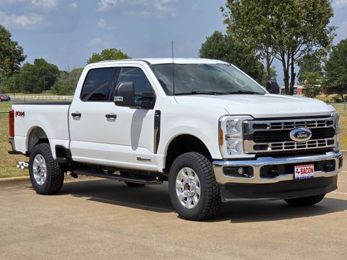 Used 2024 Ford F250 XLT w/ FX4 Off-Road Package AWD/4WD image 3